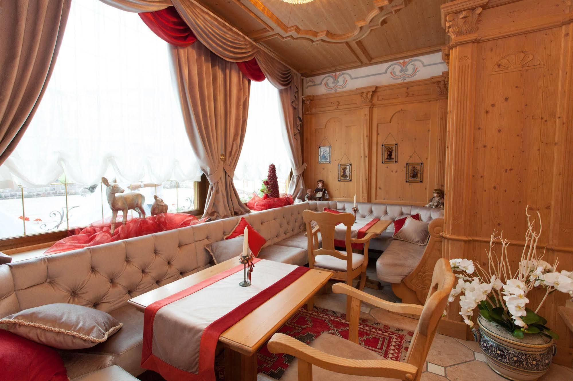 Hotel Colbricon Beauty&Relax San Martino Di Castrozza Esterno foto
